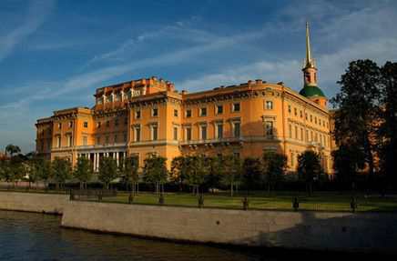 Михайловский замок в Санкт-Петербурге