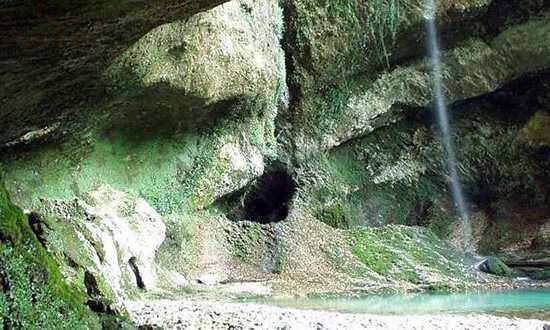 Водопад Пасть Дракона